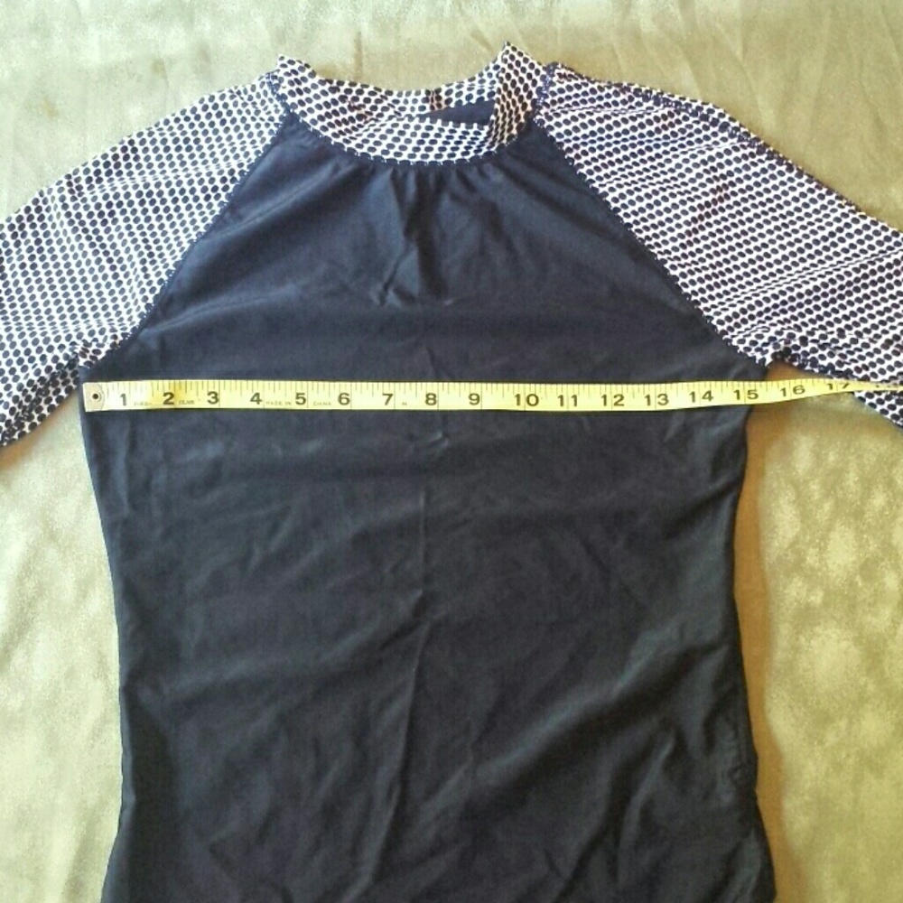 🎁 gifted Old Navy swim shirt - Picture 4 of 5